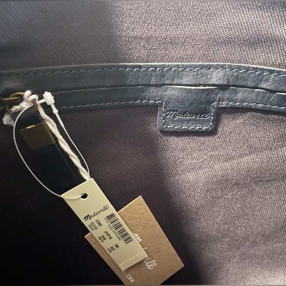 MADEWELL NEW 100% Genuine Leather ‘The Transport’ Ink Blue Zipper Close Satchel - Picture 5 of 8